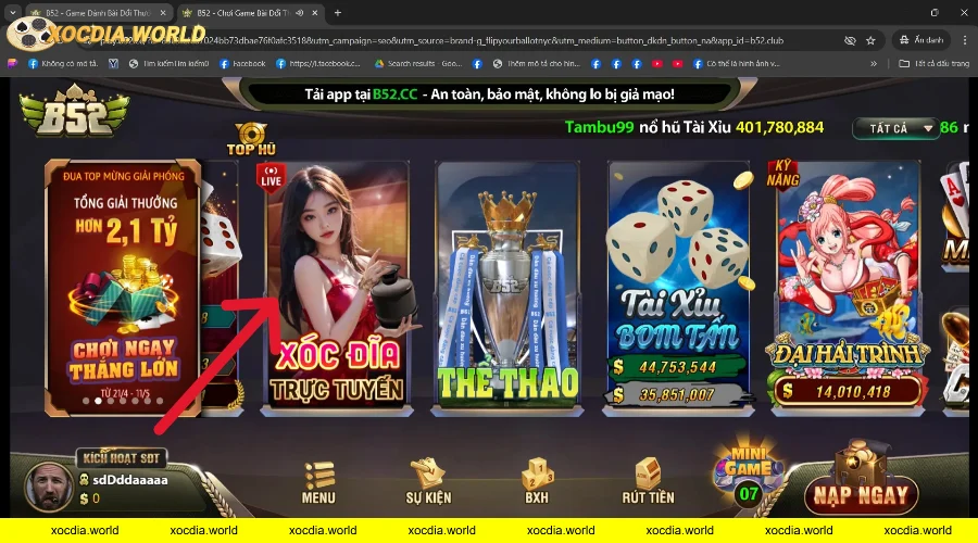 Giao diện game xóc đĩa với người chơi nữ livestream
