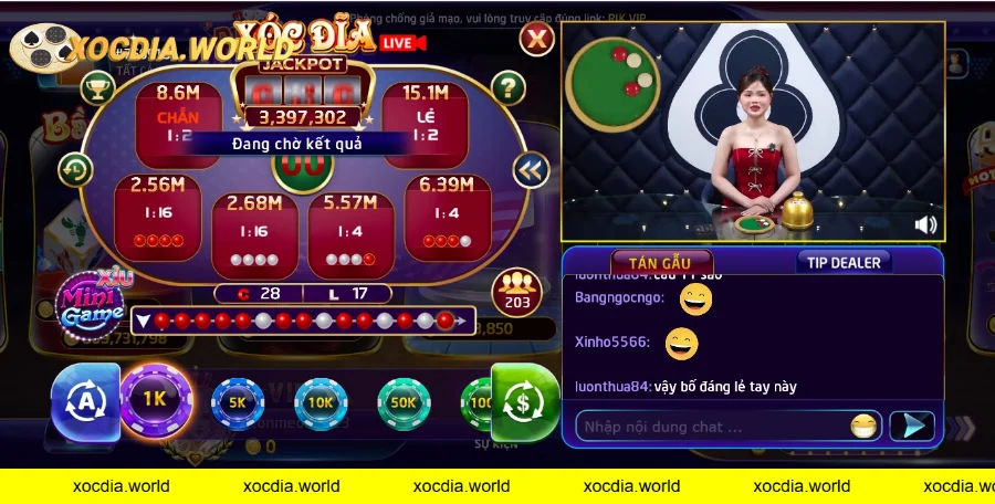 Giao diện trò chơi xóc đĩa livestream với dealer nữ